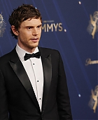 14-09-77th-Emmy-Awards-RD-02.jpg