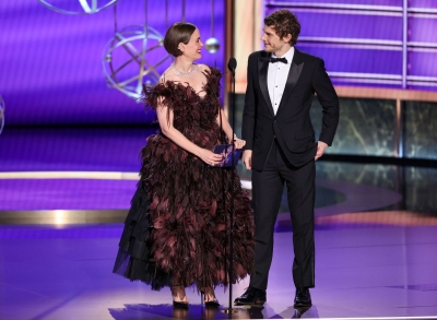 14-09-77th-Emmy-Awards-Show-18.jpg