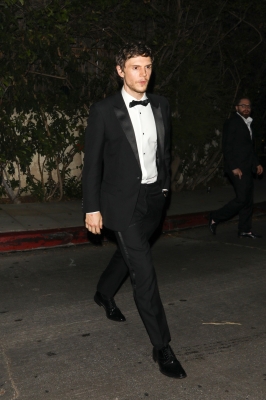 14-09-77th-Emmy-Awards-Arrivals-04.jpg