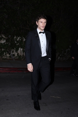 14-09-77th-Emmy-Awards-Arrivals-20.jpg