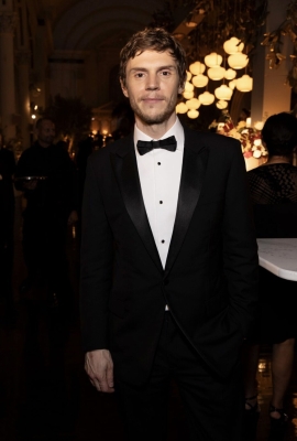 14-09-77th-Emmy-Awards-BTS-01.jpg